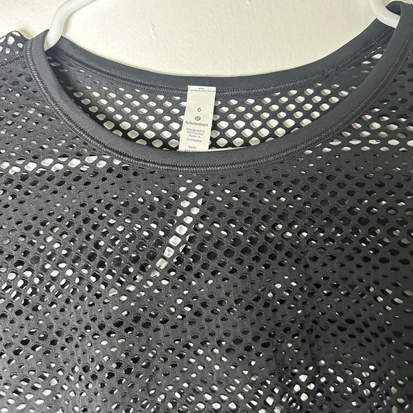 Lululemon Sweat Your Heart Out T-Shirt, Size 6 - Picture 6 of 6